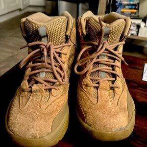 Yeezy Boots size 11 Men’s